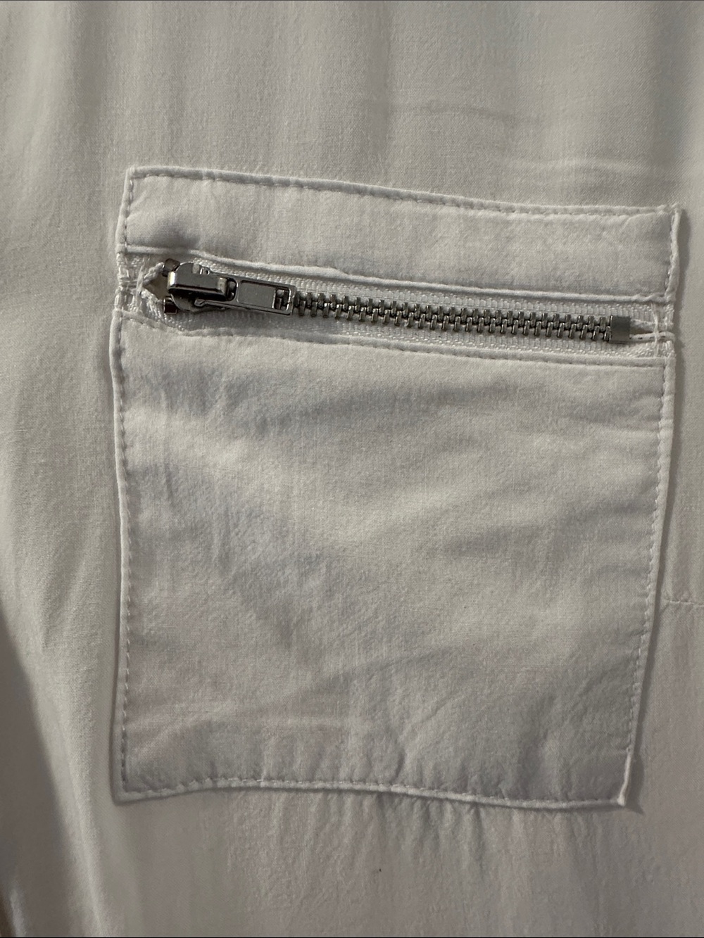LILY MORGAN Silky Soft White Rayon Button-Up Blouse with Front Zip Pockets Sz L - Picture 5 of 10
